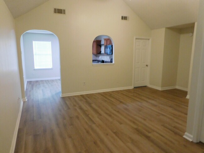 Building Photo - 330 Barshay Dr