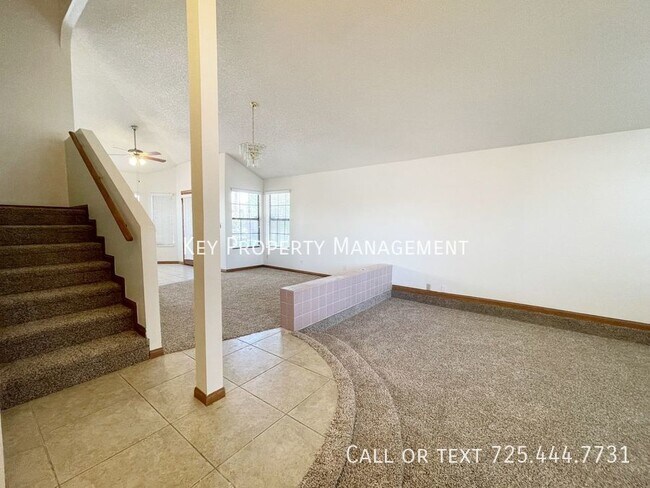 Building Photo - TWO STORY 4 BEDROOM WITH POOL NEAR SPRING ...