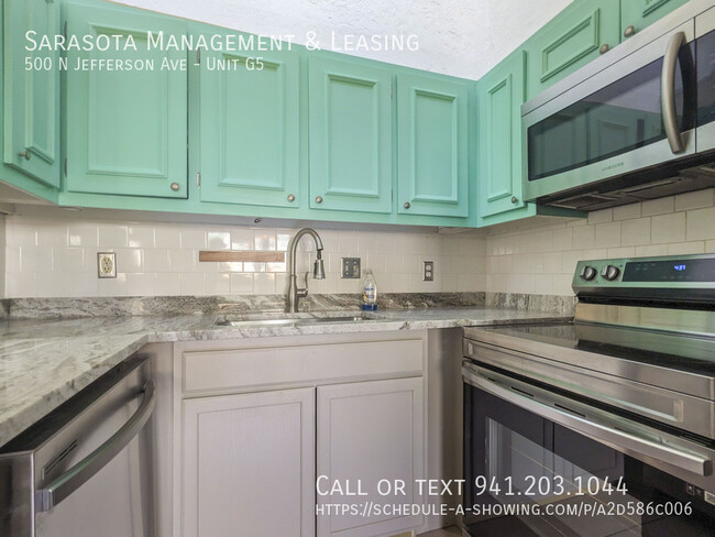 Building Photo - 2 Bed 1 Bath Condo in the Jefferson Club C...