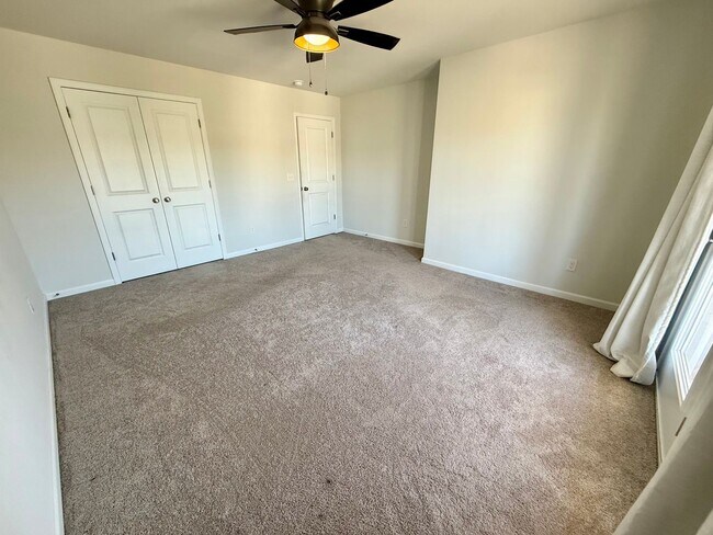 Building Photo - Heritage Bay Subdivision!