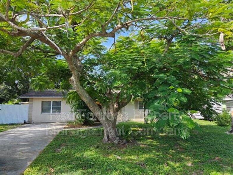 Building Photo - 1199 Gramac Dr