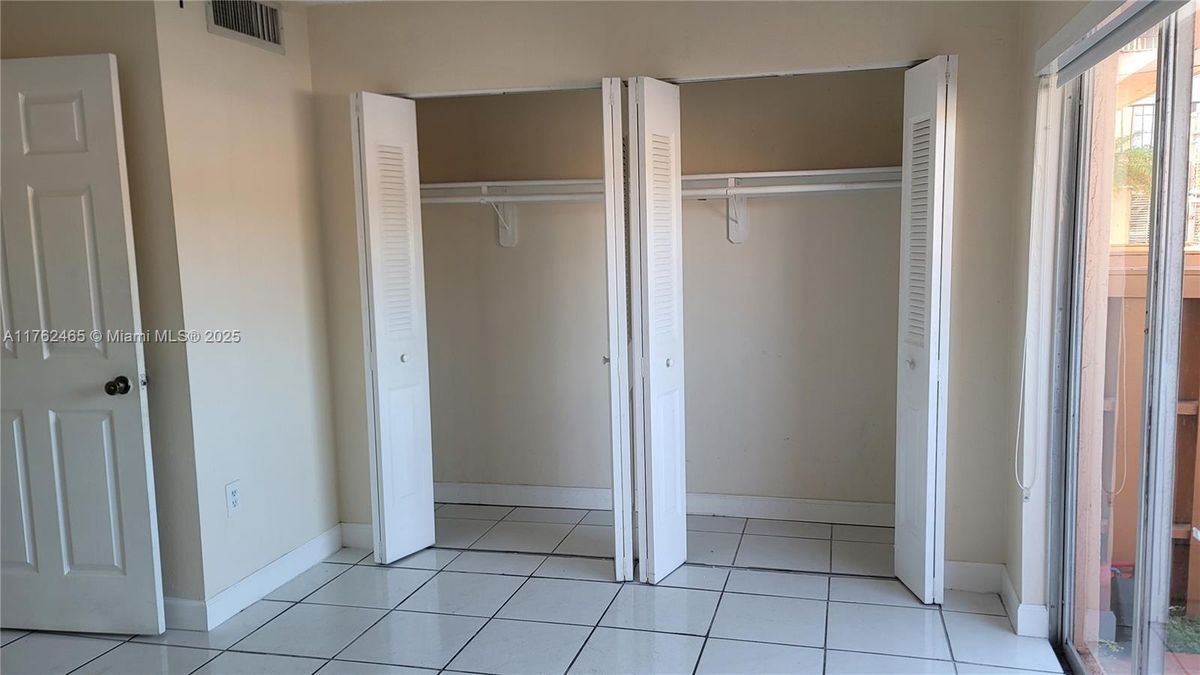 Building Photo - 7155 Miami Lakes Dr