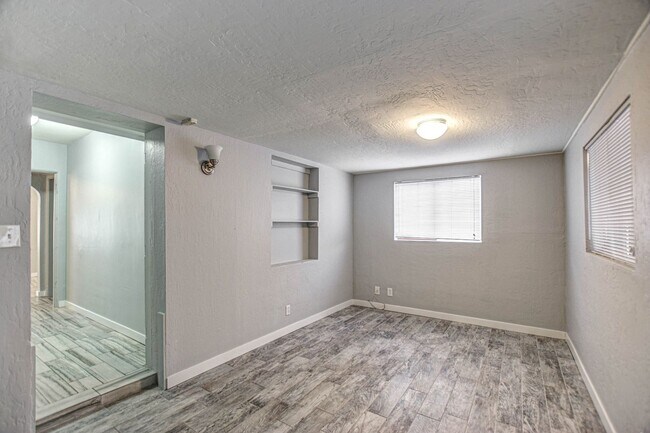 Building Photo - Vintage Ranch Home