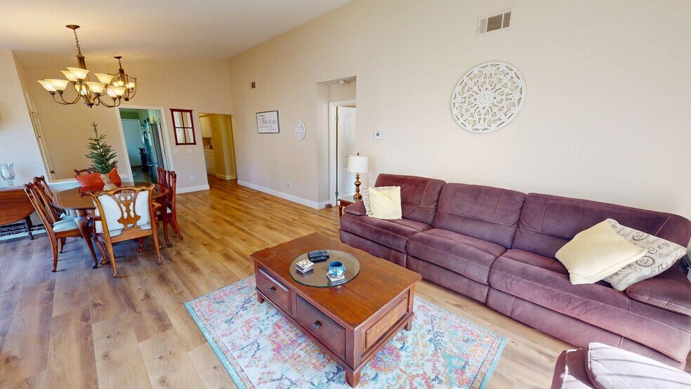 Building Photo - 14640 Marymount St