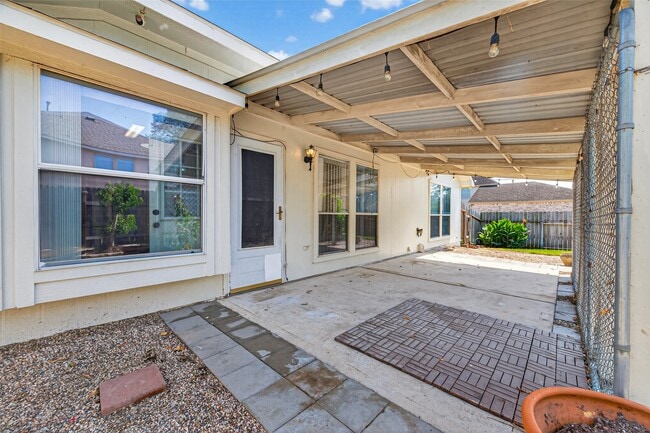 Building Photo - 14007 Hillingdale Ln