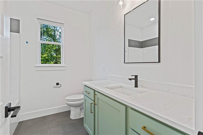 Building Photo - 2 Kolman Ln