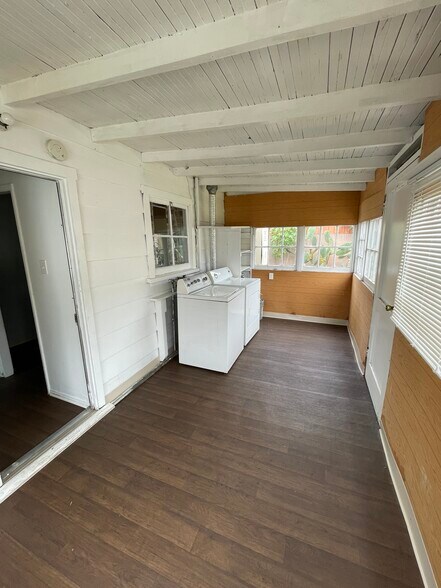 Building Photo - 8033 Rosecrans Ave