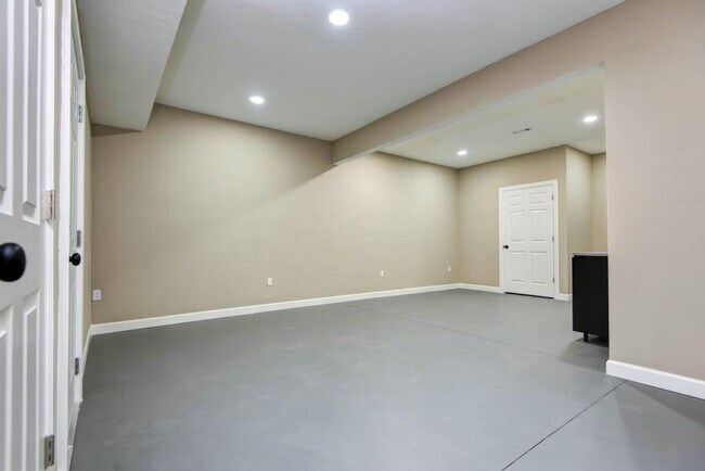Building Photo - 2101 N 26th St