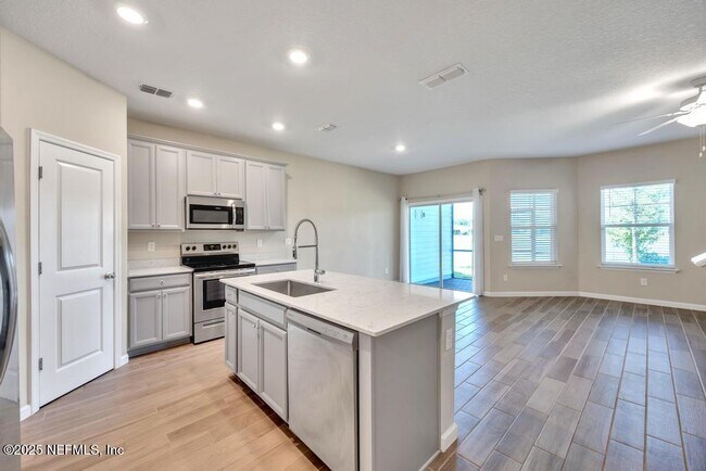 Building Photo - 133 Appleton Ct