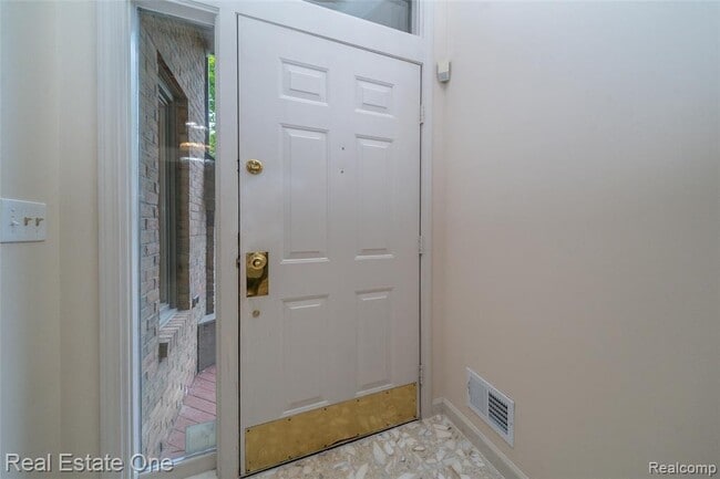 Building Photo - 37412 Legends Trail Dr