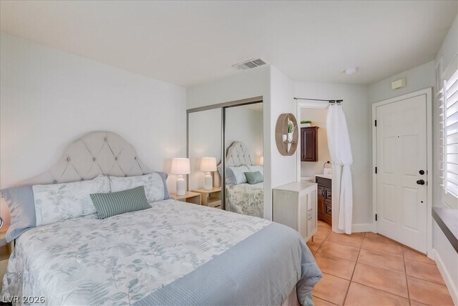 Building Photo - 1812 Stablegate Ave