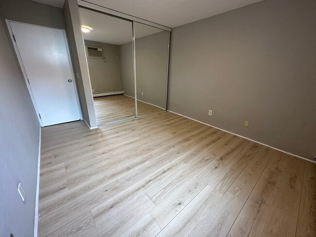 Building Photo - 2525 3rd Ave S