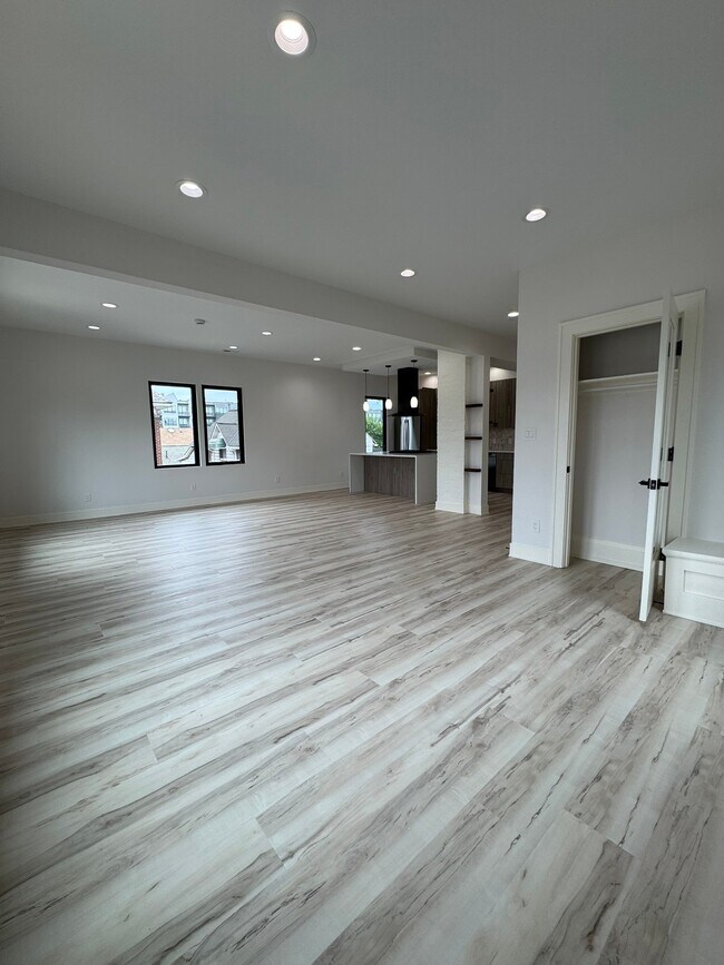 Building Photo - 6810 Herman Ave