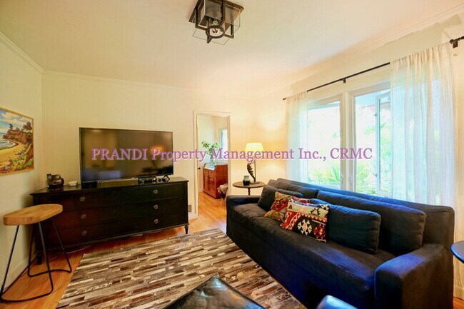 Building Photo - 22 Madrone Ct