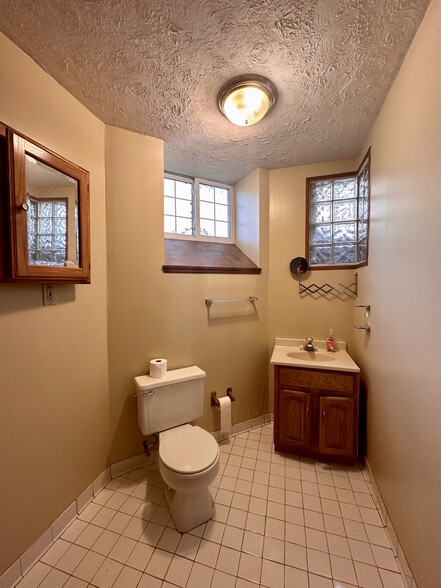 Building Photo - 3514 Telford St