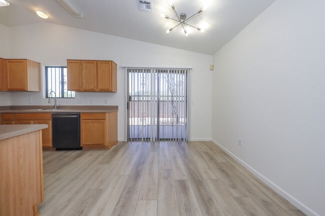 Building Photo - 3167 W Alexanderwood Dr