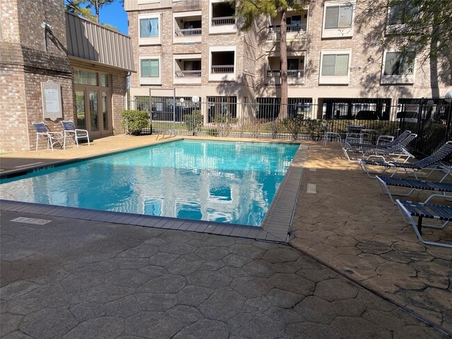 Building Photo - 2207 S Braeswood Blvd