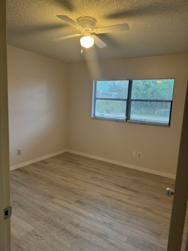 Building Photo - 1504 Virginia Ave