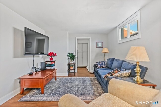 Building Photo - 234 Linwood Ave