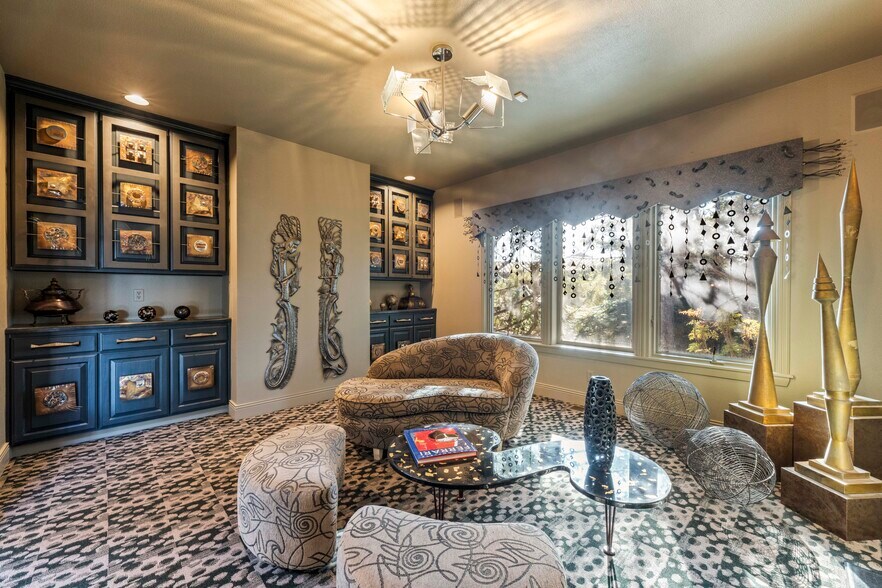 Building Photo - 8985 Vista de Lago Ct