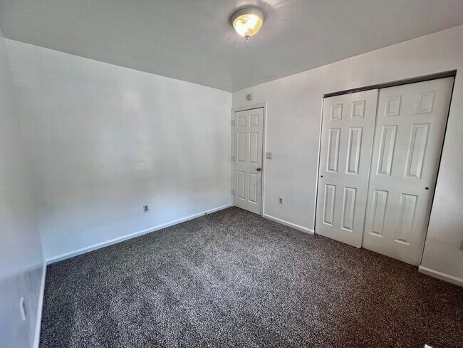 Building Photo - Open House 10AM-12PM Saturday the 13th! Move-In Special: Receive $1,300 off your first full month...