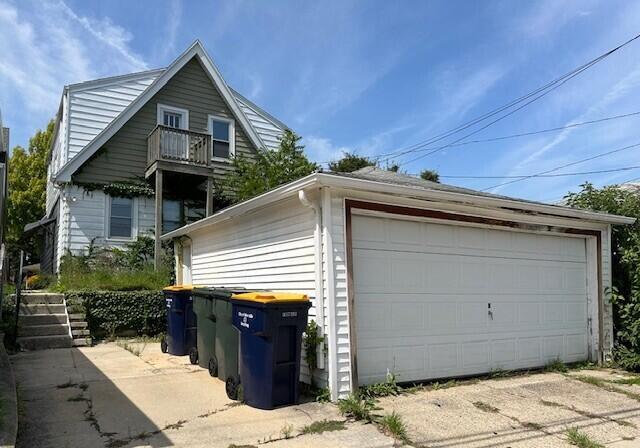 Building Photo - 2328 S 75th St