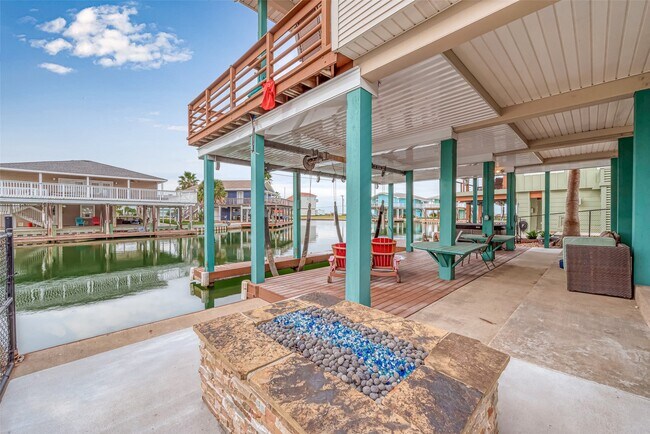 Building Photo - 16520 Barbados Way