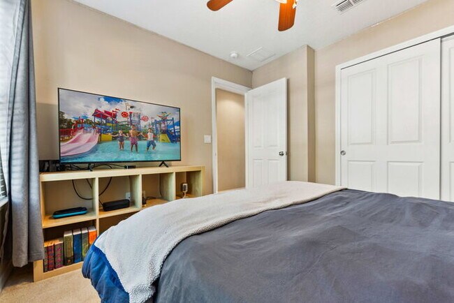 Building Photo - Corner Lot- Close to Disney- Four Bedroom Home for Rent