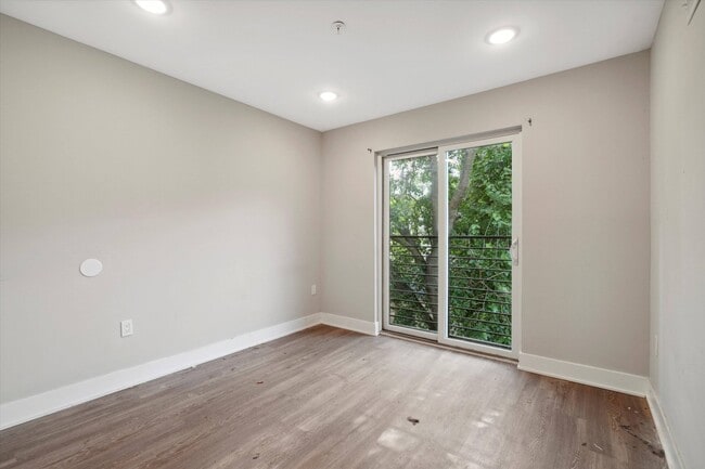 Building Photo - 1618 N Sydenham St