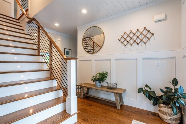 Building Photo - 19 Shute Path