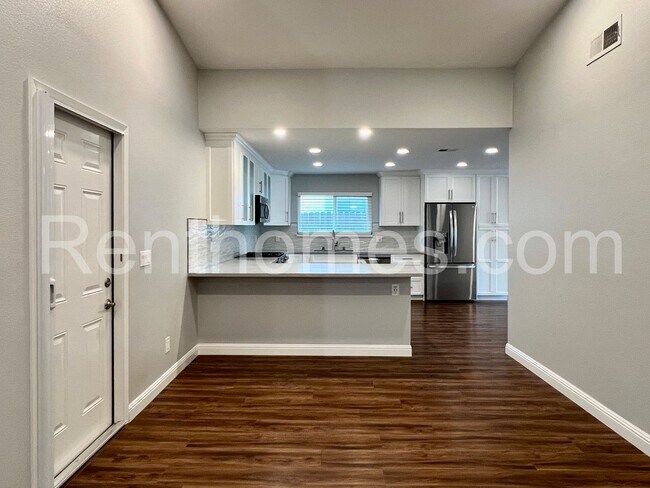 Building Photo - 227 Ocotillo Pl