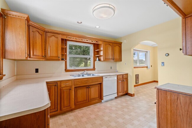Building Photo - 2725 Rhodelia Rd