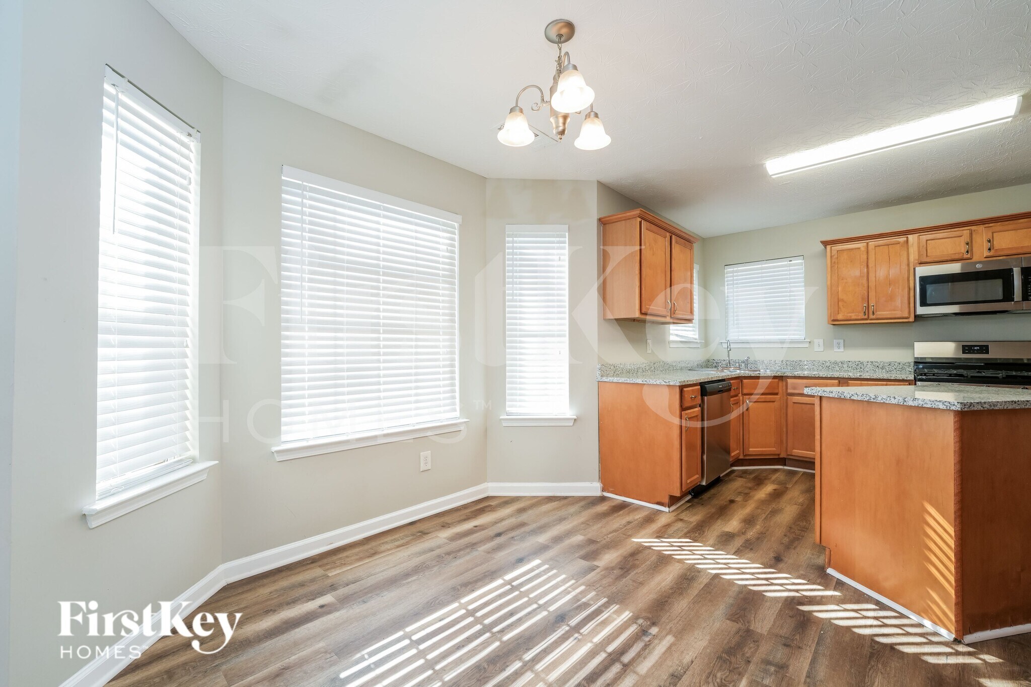 Building Photo - 5435 Yellow Pine Dr