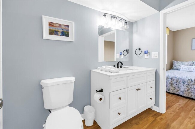 Building Photo - 6021 Bahia Del Mar Cir N