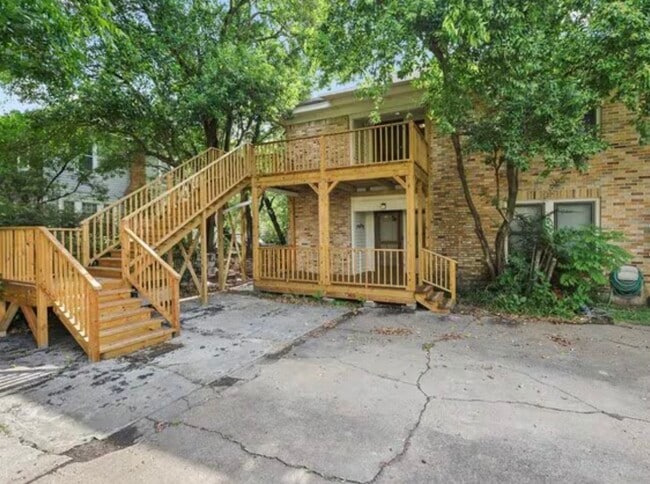 Building Photo - 4018 Garrott St