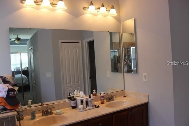 Building Photo - 21745 Garden Walk Loop