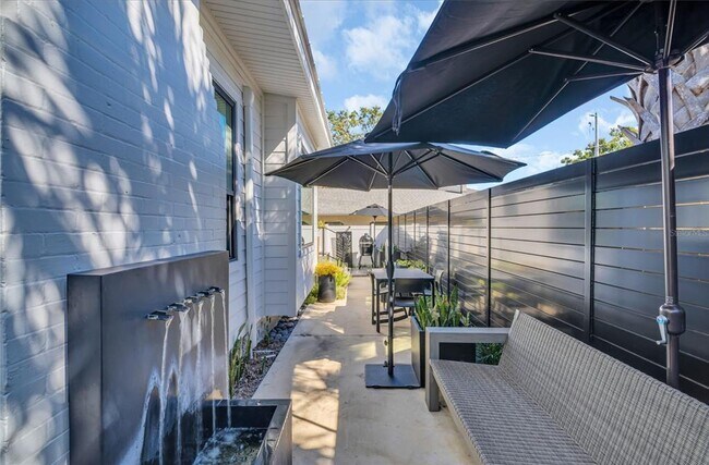 Building Photo - 747 2nd St N