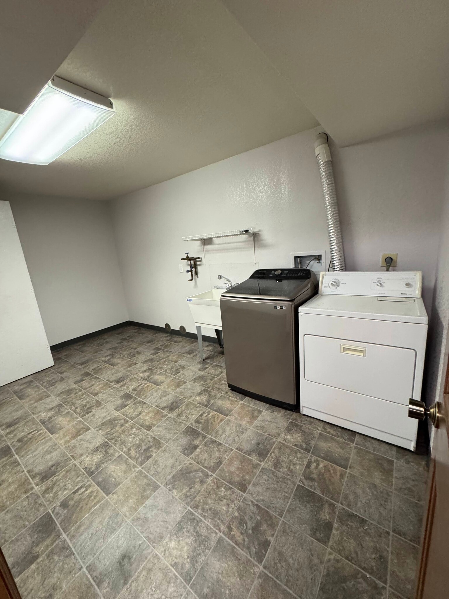 Utility Laundry Room 1 - 5510A TOWNSEND PL