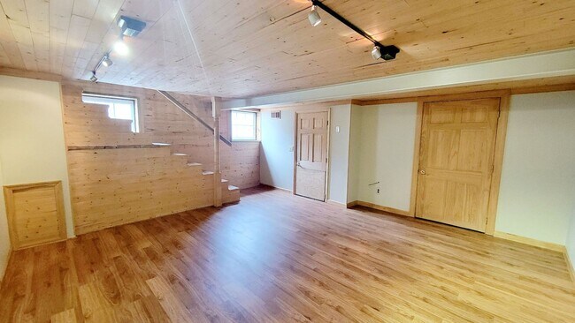 Building Photo - 2 Bedroom house near Mileground - Available 05/20/2026