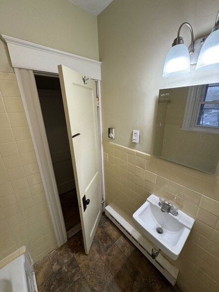 Building Photo - 18 Derby St