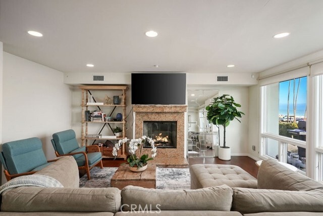 Building Photo - 3036 Breakers Dr