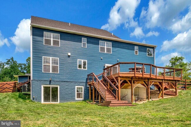 Building Photo - 2211 Camp Geary Ln
