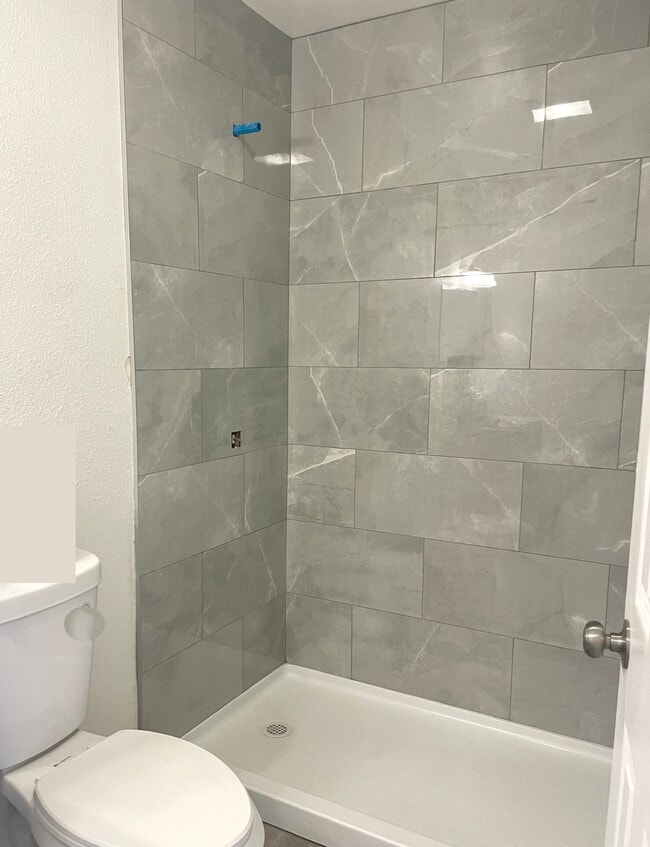 Building Photo - 4328 Poplar St