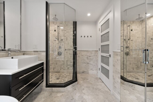 Building Photo - 4 Hadley Rd