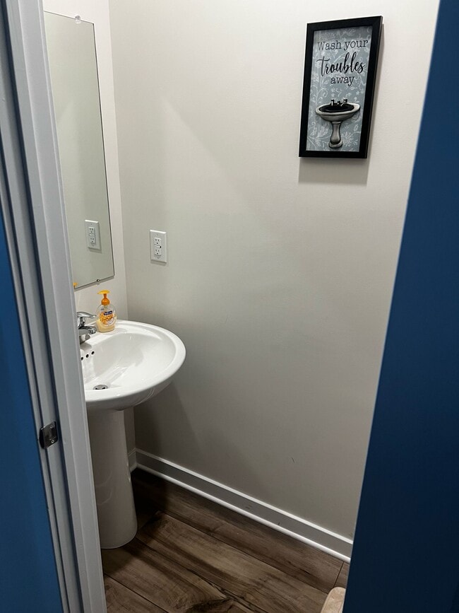 Building Photo - 26 E Front St