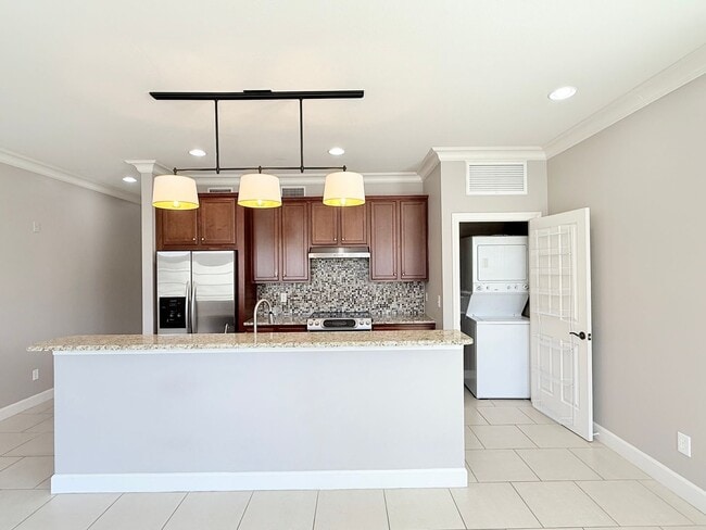 Building Photo - Downtown Pensacola Condo