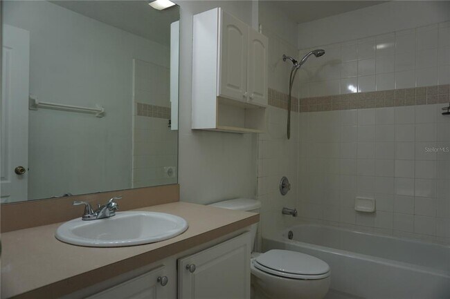 Building Photo - 10500 Lake Hasson Cir