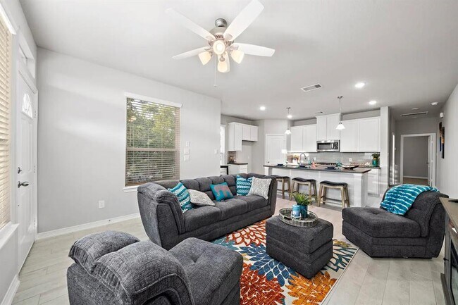 Building Photo - 714 Lee St