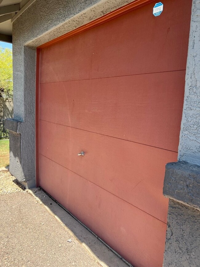 Building Photo - 3 BED 2.5 Bath $1450.