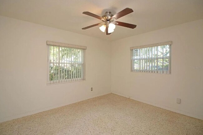 Building Photo - For Rent – Move-In Ready Gem with Modern U...